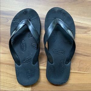 **SOLD Cobian, Men’s flip flops, sandals, size 6, minimal wear, beach wear, surf